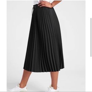 Athleta Hayes Pleated Midi Skirt - Black